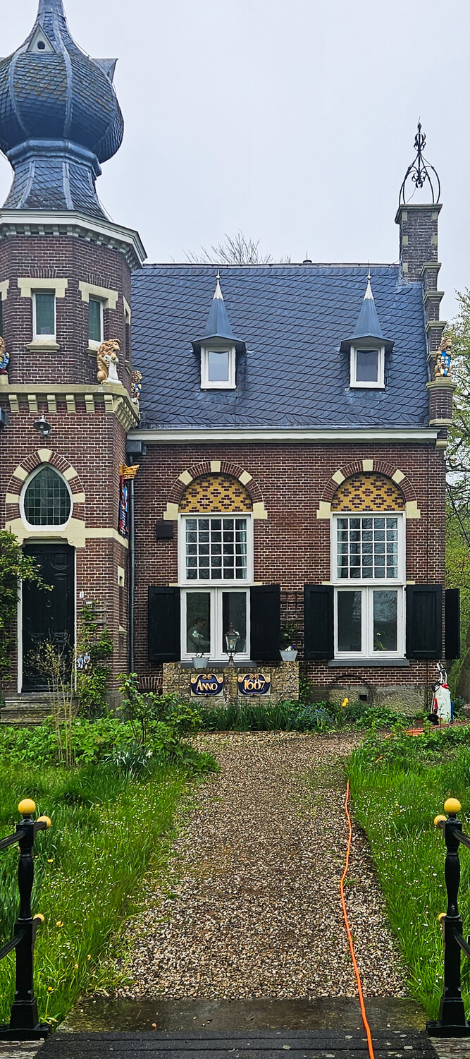 Glasbewassing monument leeuwarden